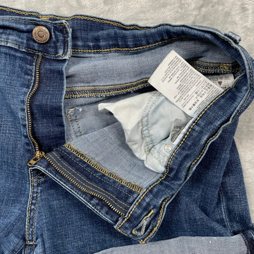 Levis‎ Mid Length Shorts Womens 32 Blue Denim Cuffed Medium Wash